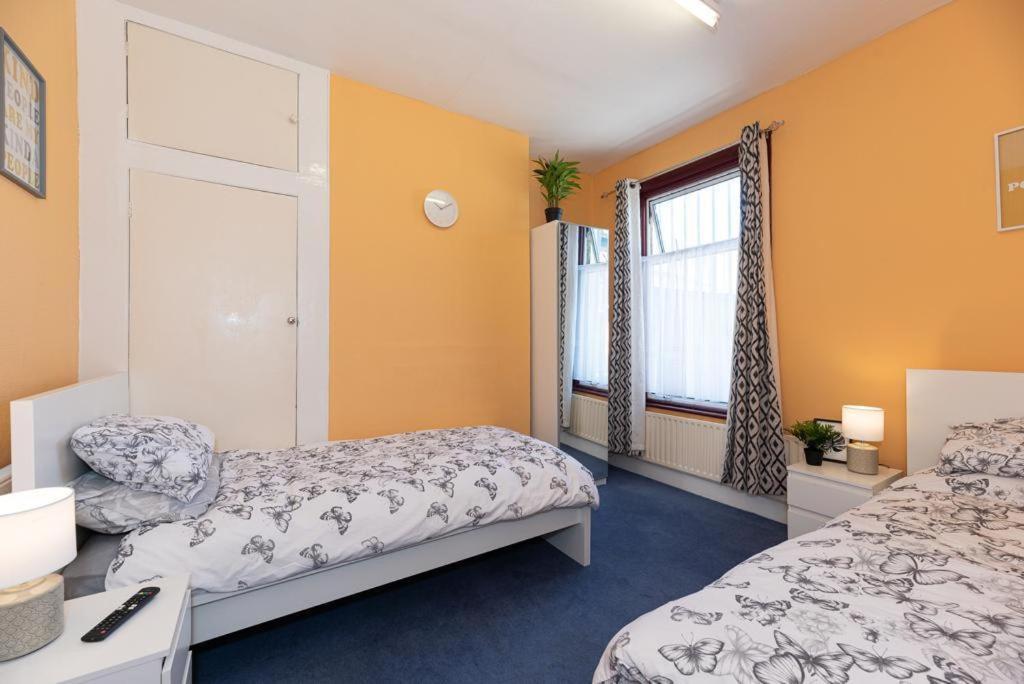 Barking Road Comfy House Leilighet London Eksteriør bilde